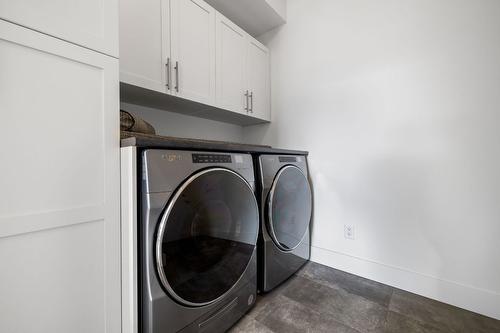 1474 Summer Crescent, Kelowna, BC - Indoor Photo Showing Laundry Room