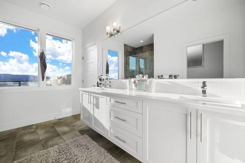 1474 Summer Crescent, Kelowna, BC - Indoor Photo Showing Bathroom