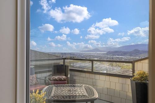 1474 Summer Crescent, Kelowna, BC - Outdoor With View