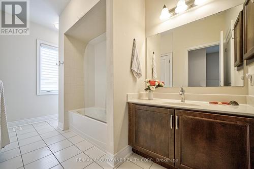 211 Sixteen Mile Drive, Oakville, ON - Indoor Photo Showing Bathroom