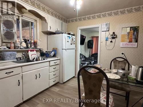 33 John Street, Chatham-Kent, ON - Indoor Photo Showing Kitchen