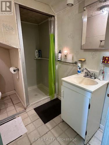 33 John Street, Chatham-Kent, ON - Indoor Photo Showing Laundry Room