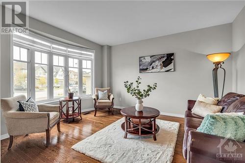 367 Andalusian Crescent, Ottawa, ON - Indoor Photo Showing Living Room