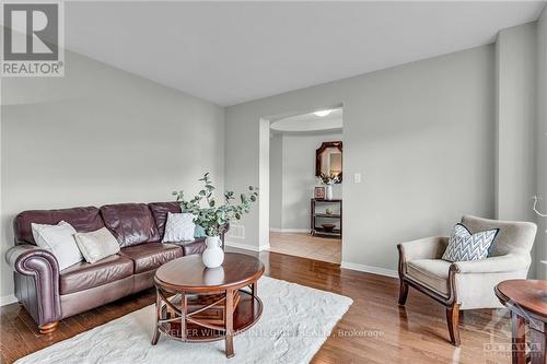 367 Andalusian Crescent, Ottawa, ON - Indoor Photo Showing Living Room