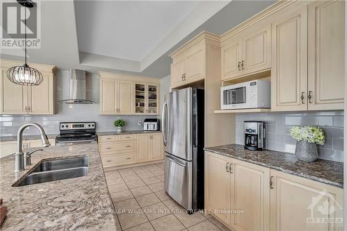 367 Andalusian Crescent, Ottawa, ON - Indoor Photo Showing Kitchen With Double Sink With Upgraded Kitchen