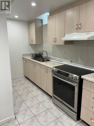 2 Bute Court, Vaughan, ON - Indoor Photo Showing Kitchen With Double Sink