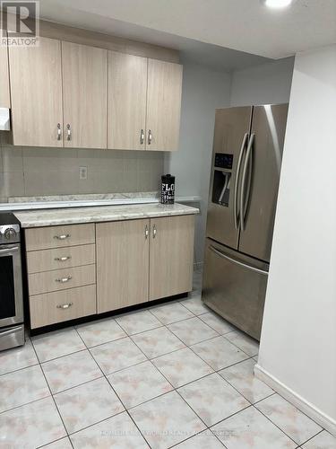 2 Bute Court, Vaughan, ON - Indoor Photo Showing Kitchen