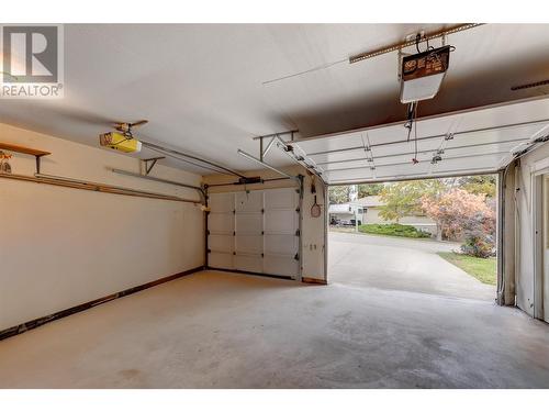 775 Cassiar Court, Kelowna, BC - Indoor Photo Showing Garage