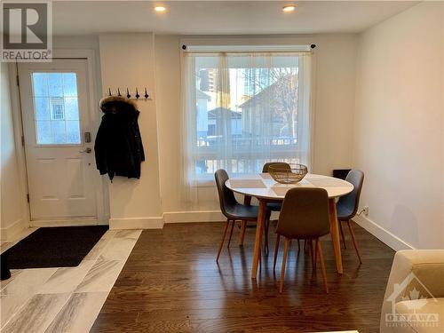 323 Montfort Street, Gloucester, ON - Indoor Photo Showing Dining Room