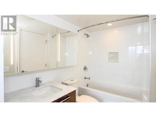 2304 570 Emerson Street, Coquitlam, BC - Indoor Photo Showing Bathroom