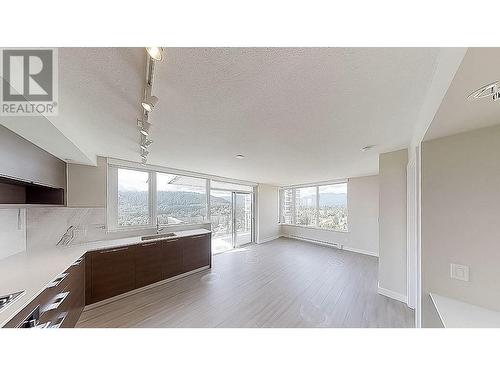 2304 570 Emerson Street, Coquitlam, BC - Indoor Photo Showing Kitchen