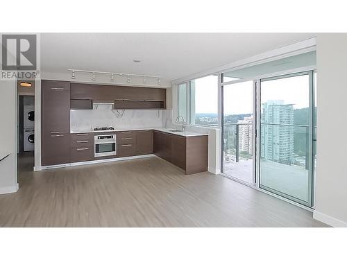 2304 570 Emerson Street, Coquitlam, BC - Indoor Photo Showing Kitchen