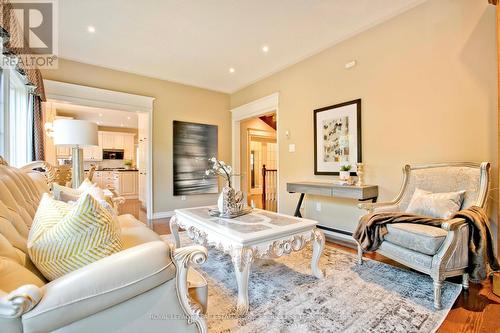 37 Heatherwood Crescent, Markham, ON - Indoor Photo Showing Living Room