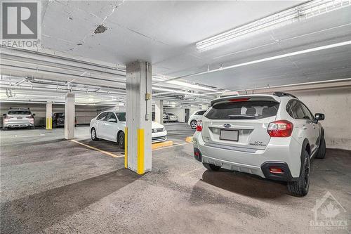 400 Mcleod Street Unit#201, Ottawa, ON - Indoor Photo Showing Garage