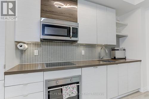 512 - 59 Annie Craig Drive, Toronto, ON - Indoor Photo Showing Kitchen