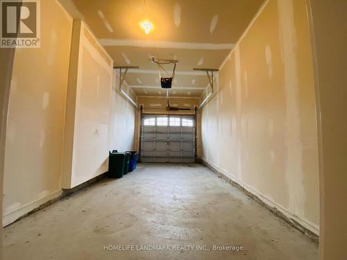 29 Gower Drive N, Aurora, ON - Indoor Photo Showing Garage