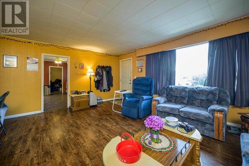 1236 20Th Avenue, Prince George, BC - Indoor Photo Showing Living Room