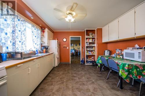 1236 20Th Avenue, Prince George, BC - Indoor Photo Showing Kitchen With Double Sink