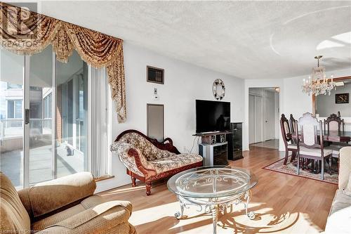 430 Mclevin Avenue Unit# 1708, Scarborough, ON - Indoor Photo Showing Living Room