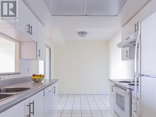 1714 - 80 Alton Towers Circle, Toronto, ON - Indoor Photo Showing Kitchen