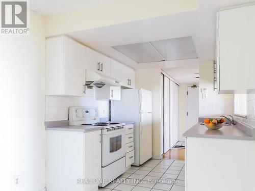 1714 - 80 Alton Towers Circle, Toronto, ON - Indoor Photo Showing Kitchen