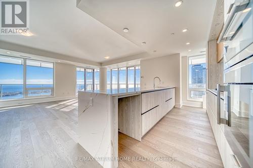 5302 - 28 Freeland Street, Toronto, ON - Indoor Photo Showing Kitchen