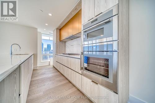 5302 - 28 Freeland Street, Toronto, ON - Indoor Photo Showing Kitchen