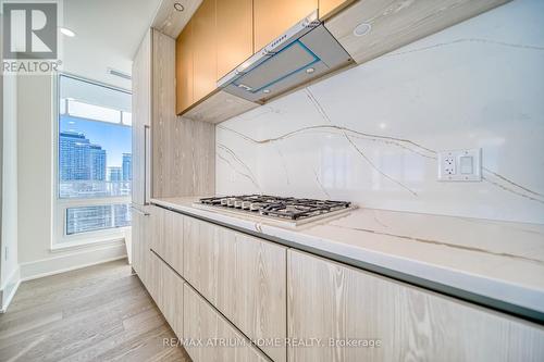 5302 - 28 Freeland Street, Toronto, ON - Indoor Photo Showing Kitchen