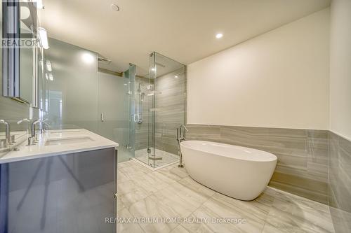 5302 - 28 Freeland Street, Toronto, ON - Indoor Photo Showing Bathroom