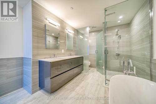 5302 - 28 Freeland Street, Toronto, ON - Indoor Photo Showing Bathroom