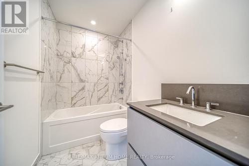 5302 - 28 Freeland Street, Toronto, ON - Indoor Photo Showing Bathroom