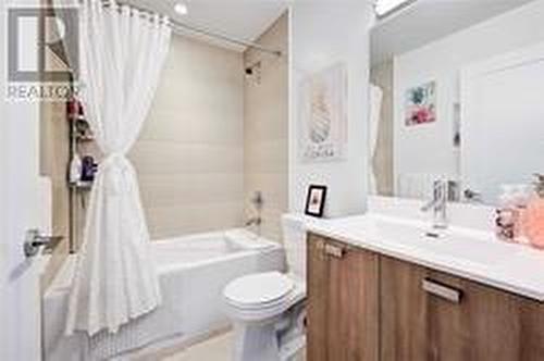 3320 - 275 Village Green Square N, Toronto, ON - Indoor Photo Showing Bathroom