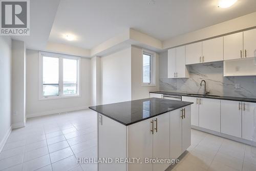 3383 Sixth Line, Oakville, ON - Indoor Photo Showing Kitchen