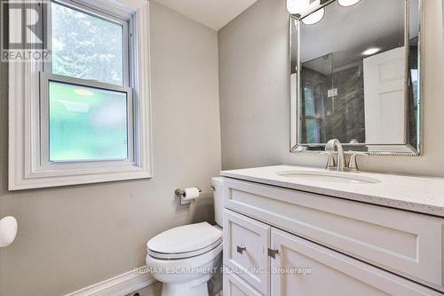 29 Wesley Avenue, Mississauga, ON - Indoor Photo Showing Bathroom