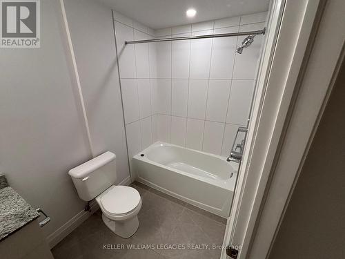 241 - 652 Princess Street E, Kingston, ON - Indoor Photo Showing Bathroom