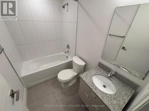 241 - 652 Princess Street E, Kingston, ON - Indoor Photo Showing Bathroom