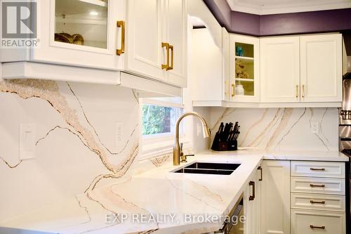 1004 Caldwell Avenue, Mississauga, ON - Indoor Photo Showing Kitchen With Double Sink