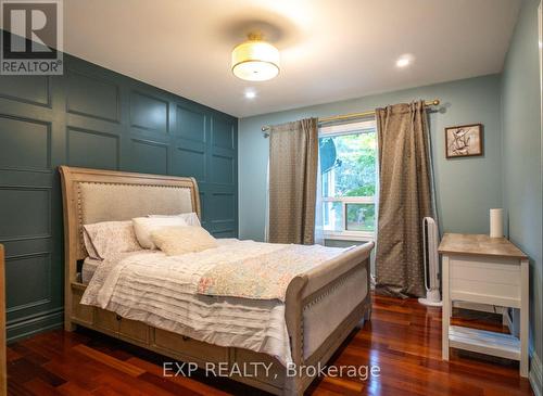 1004 Caldwell Avenue, Mississauga, ON - Indoor Photo Showing Bedroom