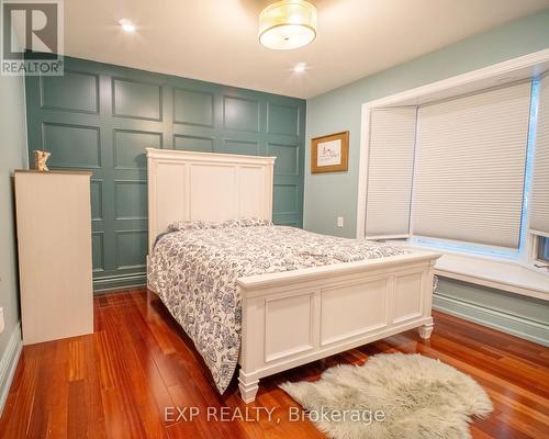 1004 Caldwell Avenue, Mississauga, ON - Indoor Photo Showing Bedroom