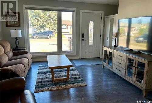 1323 Spadina Street, Moose Jaw, SK - Indoor Photo Showing Living Room