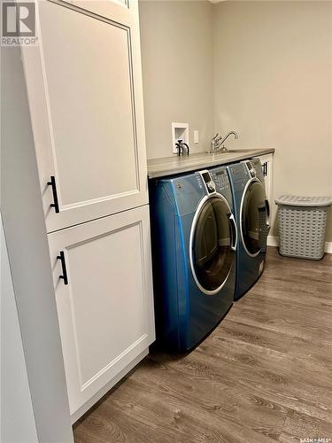 1323 Spadina Street, Moose Jaw, SK - Indoor Photo Showing Laundry Room