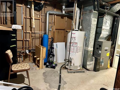 1323 Spadina Street, Moose Jaw, SK - Indoor Photo Showing Basement