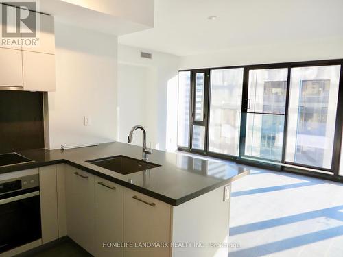 1510 - 188 Cumberland Street, Toronto, ON - Indoor Photo Showing Kitchen