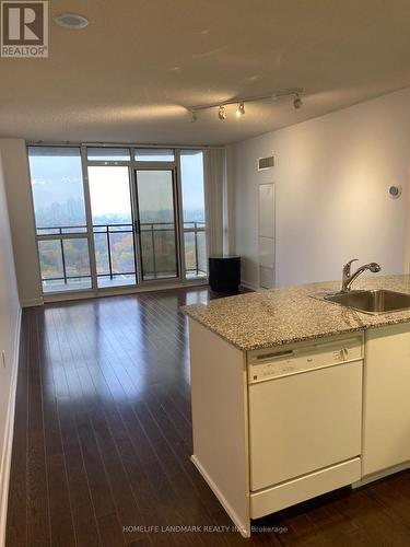 1901 - 33 Sheppard Avenue E, Toronto, ON - Indoor Photo Showing Kitchen