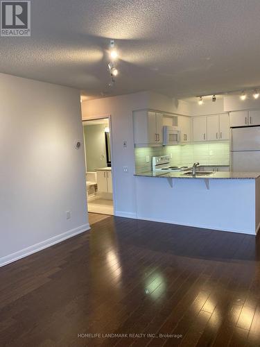 1901 - 33 Sheppard Avenue E, Toronto, ON - Indoor Photo Showing Kitchen