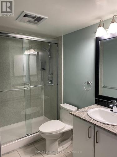 1901 - 33 Sheppard Avenue E, Toronto, ON - Indoor Photo Showing Bathroom