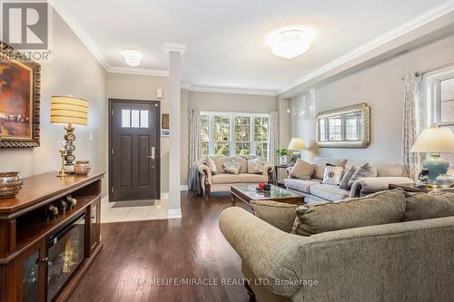 3856 Arbourview Terrace, Mississauga, ON - Indoor Photo Showing Living Room