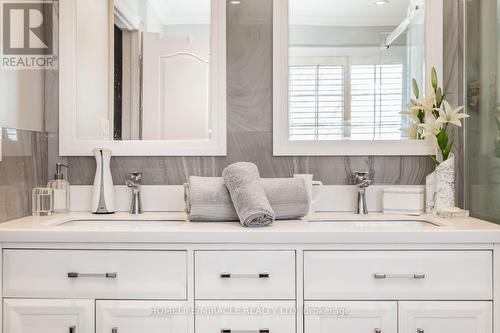 3856 Arbourview Terrace, Mississauga, ON - Indoor Photo Showing Bathroom