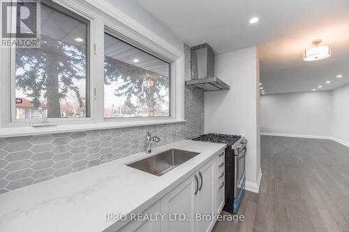 Main - 3 Cambridge Crescent, Brampton, ON - Indoor Photo Showing Kitchen