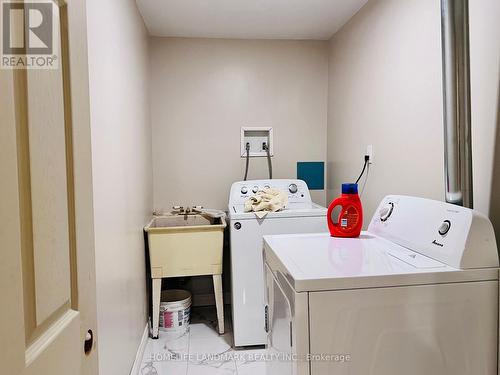 Bsmt - 3 Elston Court, Richmond Hill, ON - Indoor Photo Showing Laundry Room